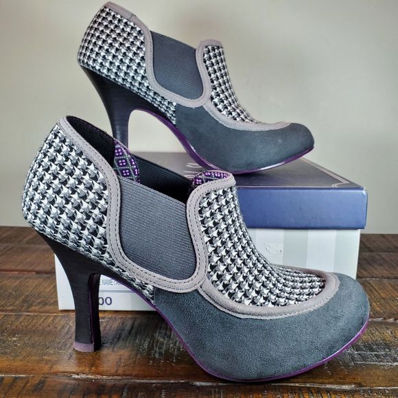 Stylish Gray and Black Women's Heels - Picture 1 of 12